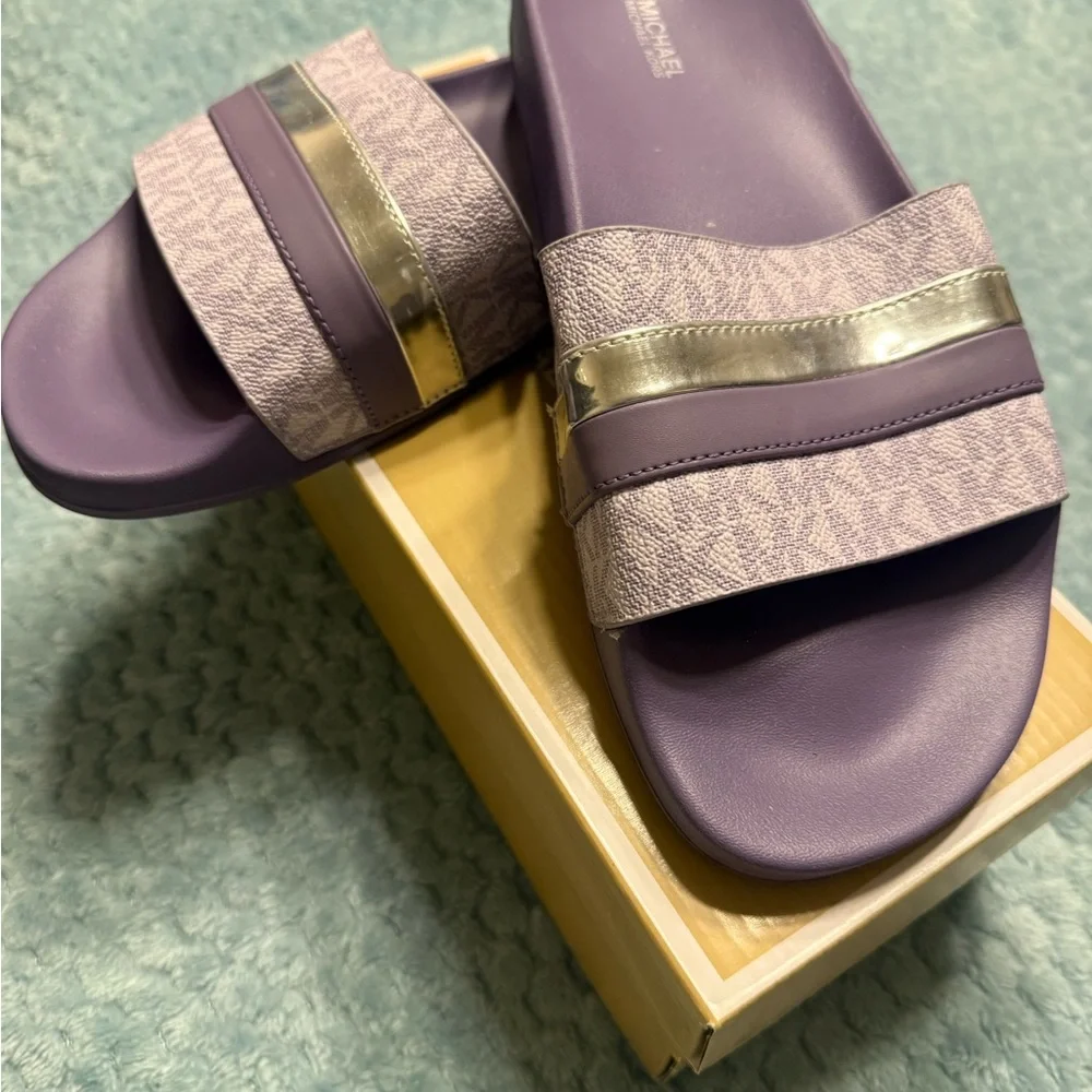 Michael Kors Purple Logo-Print Slide Sandals with Metallic Accent - Picture 2 of 4